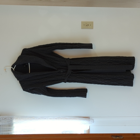 Long wrap sweater - Picture 2 of 11